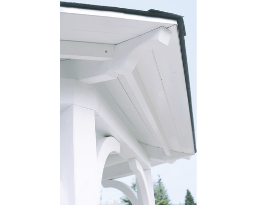 Detailansicht eines weißen Pavillondaches mit Säulen