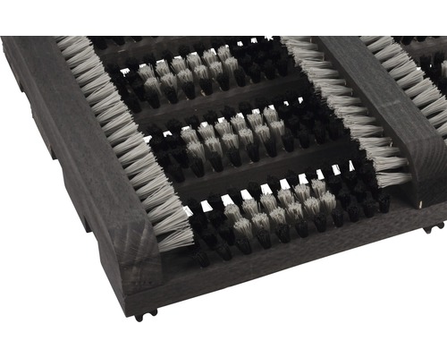 Fußabstreifer mit Bürsten