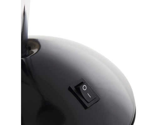 Nahaufnahme eines Schalters an einer Lampe