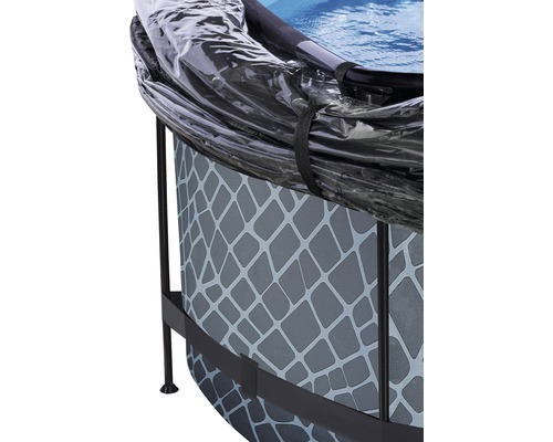 Detailansicht eines Frame Pools mit Winterabdeckung.
