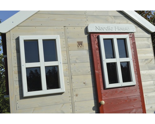 Spielhaus aus Holz mit Fenstern und Tür