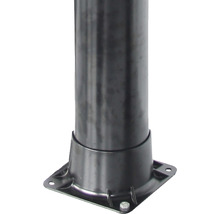 Pfostenfuß aus Metall mit quadratischer Grundplatte zur Befestigung