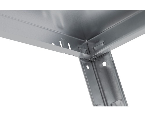 Detailansicht eines Metallregals mit Eckverbindung