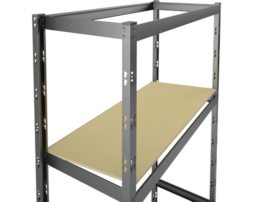 Detailansicht eines Lagerregals mit Metallrahmen und einer Ebene