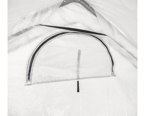 Detailansicht eines Gewächshauses mit Reißverschlussfenster