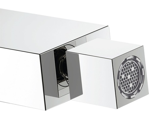 Wasserhahn mit eckigem Auslauf für das Badezimmer