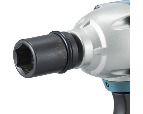 Detailaufnahme eines Schlagschraubers mit Steckschlüssel