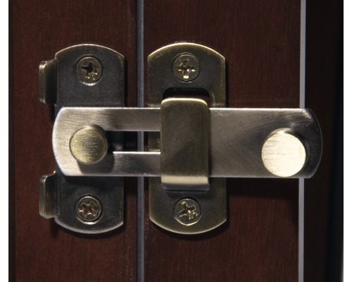 Türriegel aus Metall am Holzrahmen