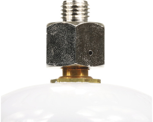 Detailaufnahme eines Metallventils an einem Druckbehälter