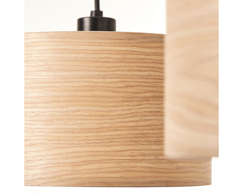 Detailansicht einer Pendelleuchte aus Holz