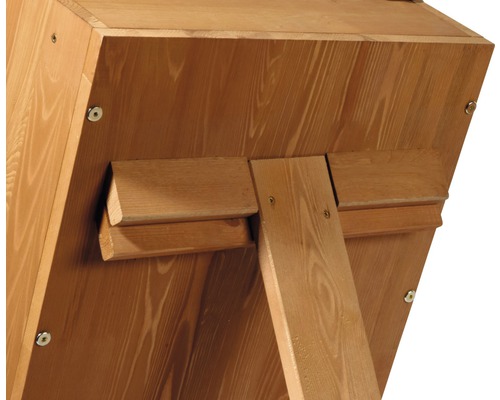 Detailansicht einer Holzkonstruktion mit Schrauben