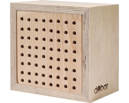 Holzwürfel mit Lochmuster und Dobar Logo