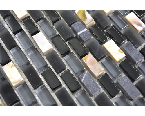 Mosaikfliesen aus Glas und Naturstein