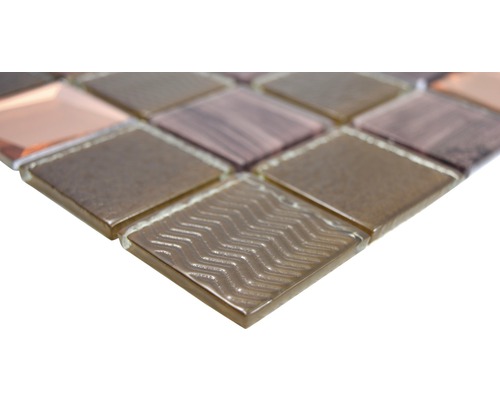 Detailaufnahme von Mosaikfliesen aus Glas