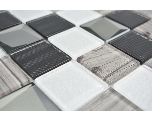 Mosaikfliesen mit Glas-, Holz- und Wellenmuster