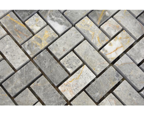 Mosaikfliese aus Marmor im Fischgrätmuster