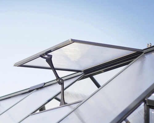 Geöffnetes Fenster eines Gewächshauses