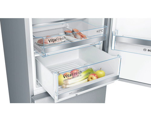 Kühlschrank mit VitaFresh Schubladen für Gemüse, Obst, Fisch und Fleisch