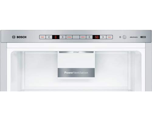 Innenansicht eines Kühlschranks von Bosch mit LED-Beleuchtung, PowerVentilation und elektronischer Steuerung