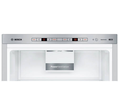 Innenansicht eines Kühlschranks mit Bedienelementen und Bosch Logo