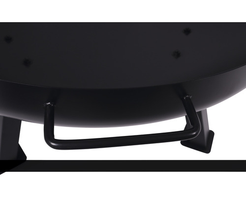 Detailansicht einer Feuerstelle mit Tragegriff.