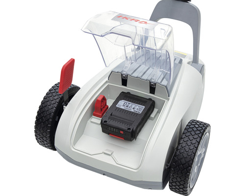 Akku-Vertikutierer mit geöffnetem Batteriefach und eingesetztem Akku