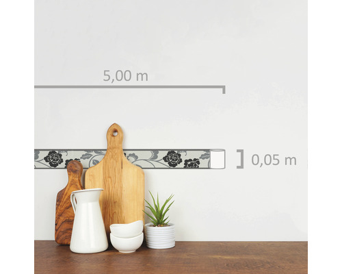 Tapetenbordüre mit Blumenmuster, Rollenlänge fünf Meter, Rollenhöhe fünf Zentimeter