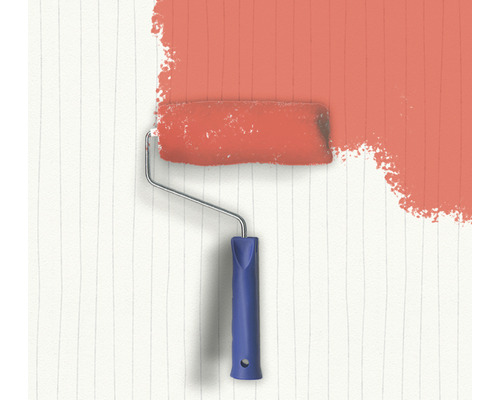 Farbeimer beim Auftragen von Farbe auf eine Wand