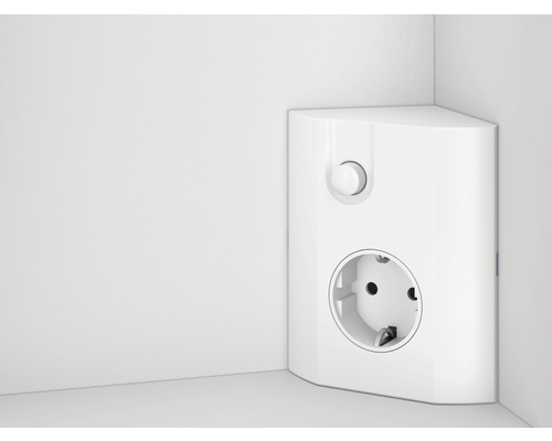 Weiße Ecksteckdose mit Dimmerfunktion