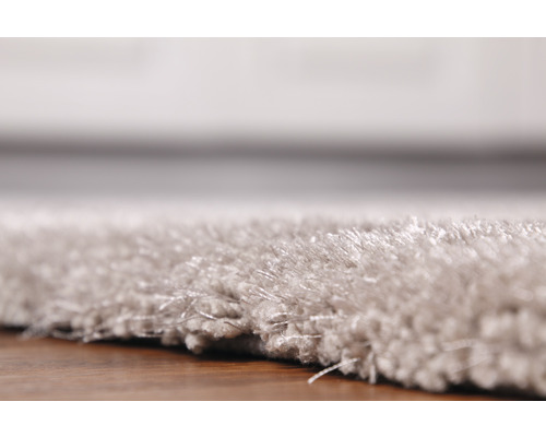 Detailansicht eines Teppichs mit hohem Flor