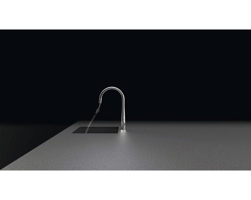 Küchenarmatur mit fließendem Wasser