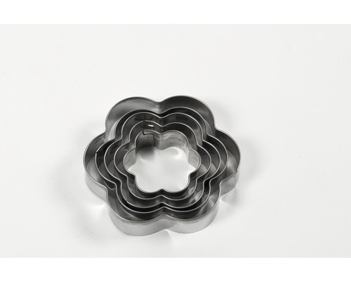 Blumenförmige Ausstechformen aus Metall, Set mit fünf Stück