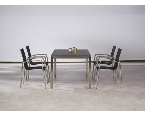 Quadratischer Gartentisch mit vier Stühlen aus Metall und Textil