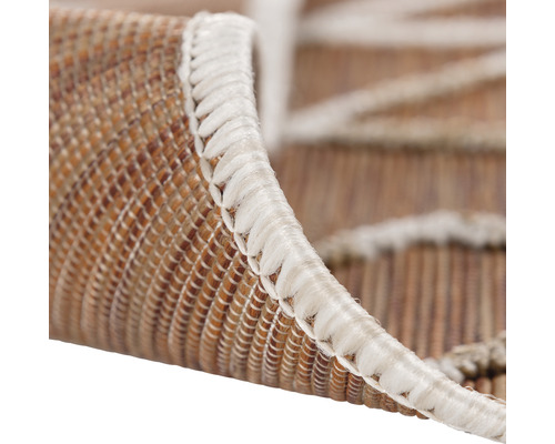 Detailansicht eines Teppichs mit Bordüre