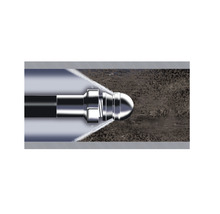 Rohrreinigungsdüse im Einsatz zur Beseitigung von Verstopfungen