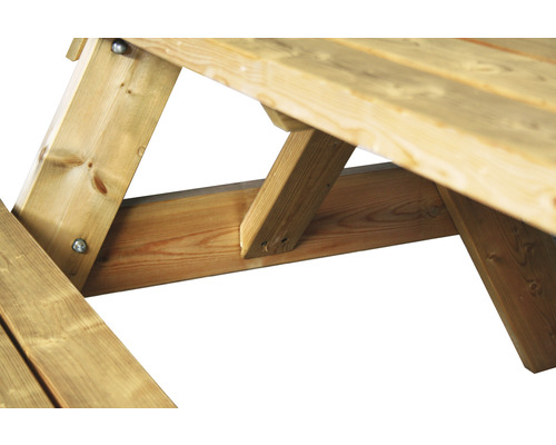 Detailansicht eines Gartentisches aus Holz