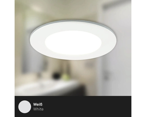 Weiße LED Deckenleuchte im Badezimmer