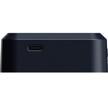 Nahaufnahme einer USB-C-Buchse an einem elektronischen Gerät