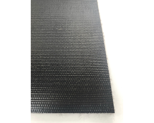 Schwarzer Teppich mit Textilstruktur