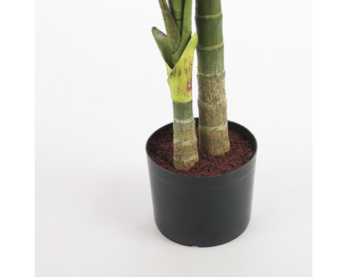 Unterteil der Kunstpflanze im Topf