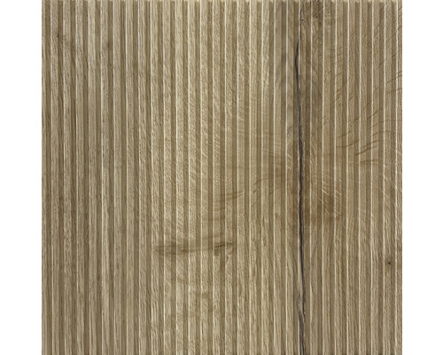 Holzfliese mit gerillter Oberfläche