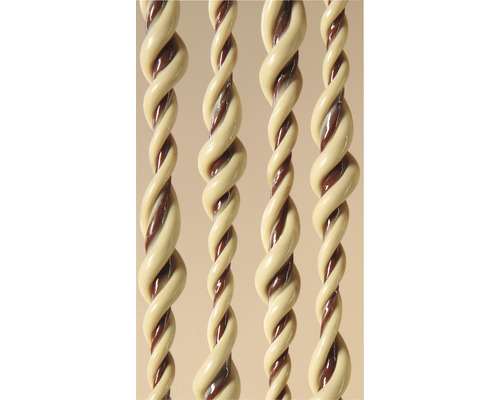 Nahaufnahme von vier gedrehten Kabeln