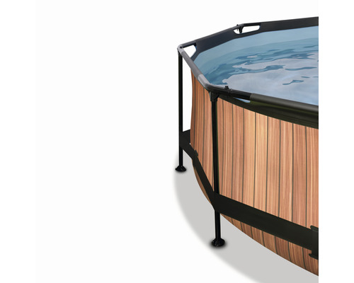 Detailansicht eines Frame-Pools mit Holzverkleidung und Wasserfüllung