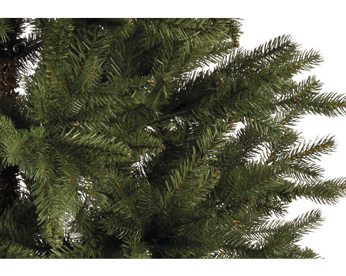 Nahaufnahme eines künstlichen Weihnachtsbaums mit grünen Nadeln