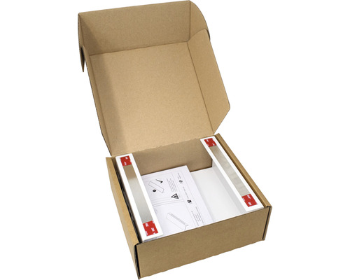Offener Karton mit Montageanleitung und zwei LED Leuchten