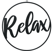 Dekorationsobjekt mit der Aufschrift Relax in einem schwarzen Metallkreis