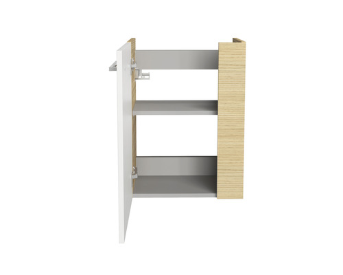 Offener Badschrank mit Regalen