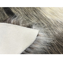 Kunstfellteppich mit Unterseite aus Textil