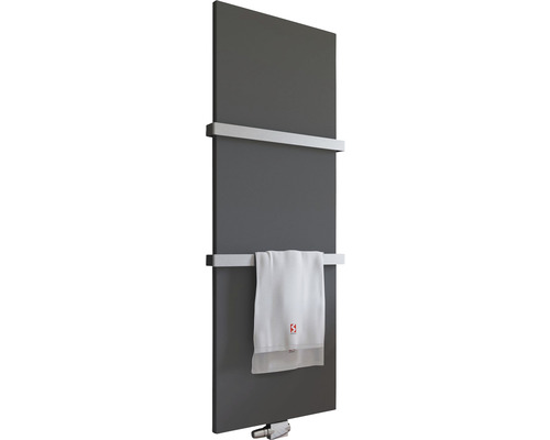 Heizkörper mit Handtuchhalter und Handtuch