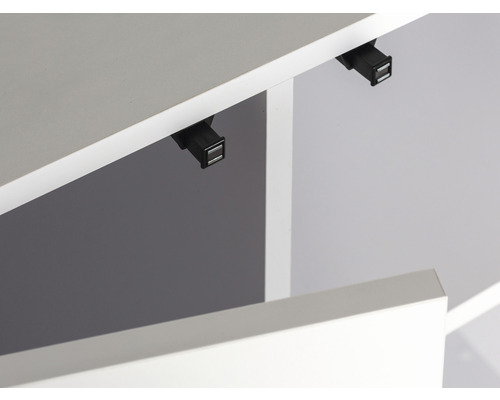 Schrank mit Möbeltürdämpfern